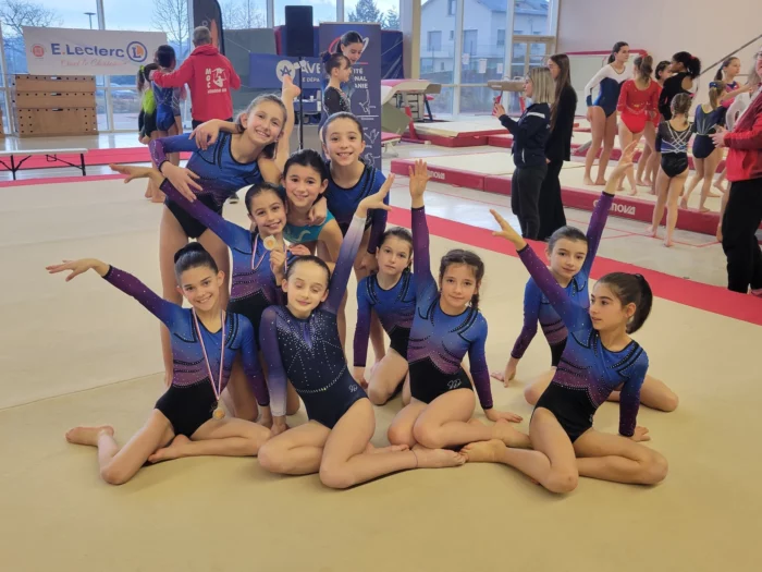 Photo de groupe à la compétition interdépartemental Fédéral A (gymnase de Flavin)