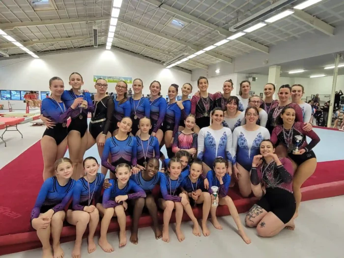 Photo des gyms de l'AEB Toulouse à la compétition FSGT à Condom, 22 mars 2026 (Qualif France D4)