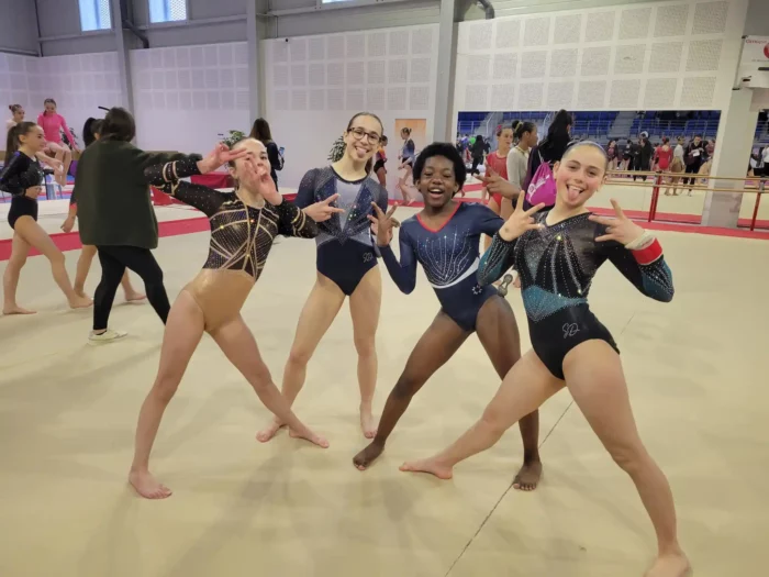 Photo de groupe des gymnastes de l'AEB à la compétition régionale du 28 et 29 mars 2026 (individuelles, Nationale)