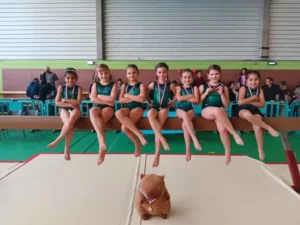 Gymnastes médaillées sur une poutre au challenge départemental de mai 2026 à Muret